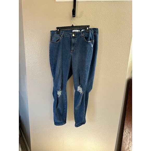 JustFab Women's Straight Leg Jeans, womens‎ jeans, plus size jeans, straight leg - Picture 1 of 6